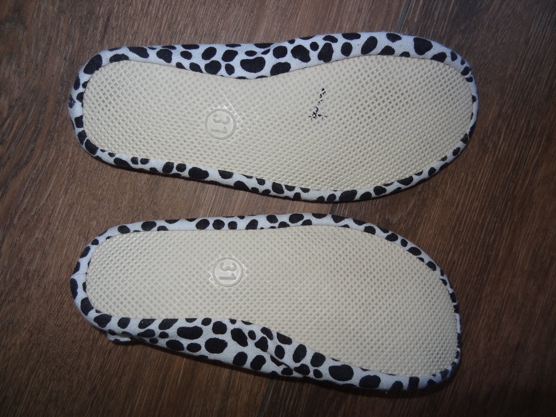 Chaussures filles: Chaussons pointure 31 – D'occasion à Satigny par salvatore73 2