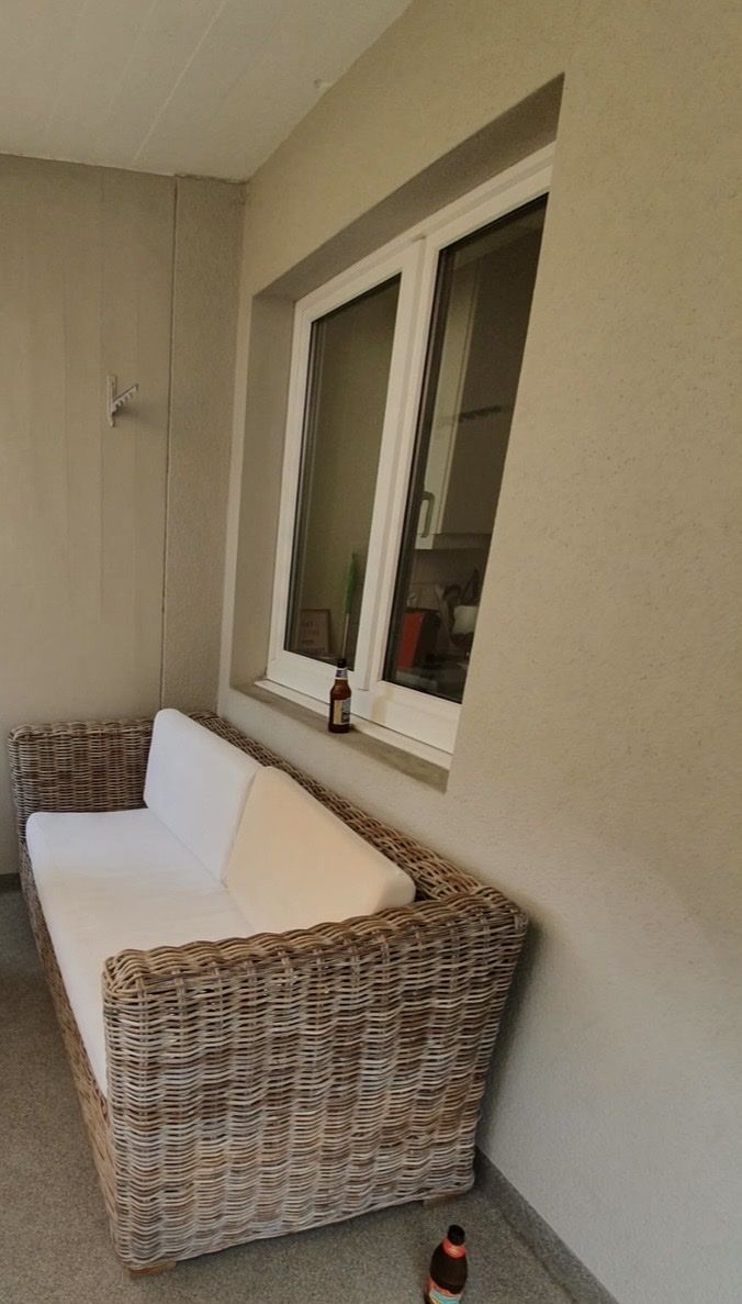 Divani: Rattan Sofa 2-Sitzer, Wetterfest – Usato da Rotkreuz venduto da sti_cdf8 3