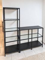 Étagère noire en métal et verre