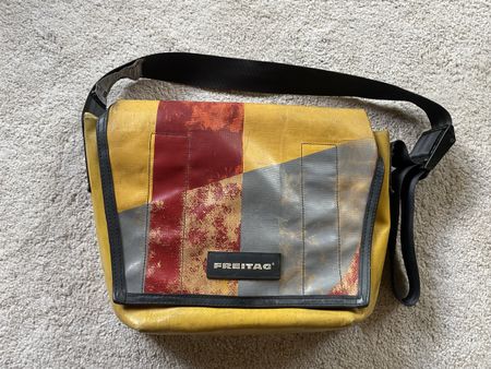 Freitag Tasche G5.1 guter Zustand gelb rot grau