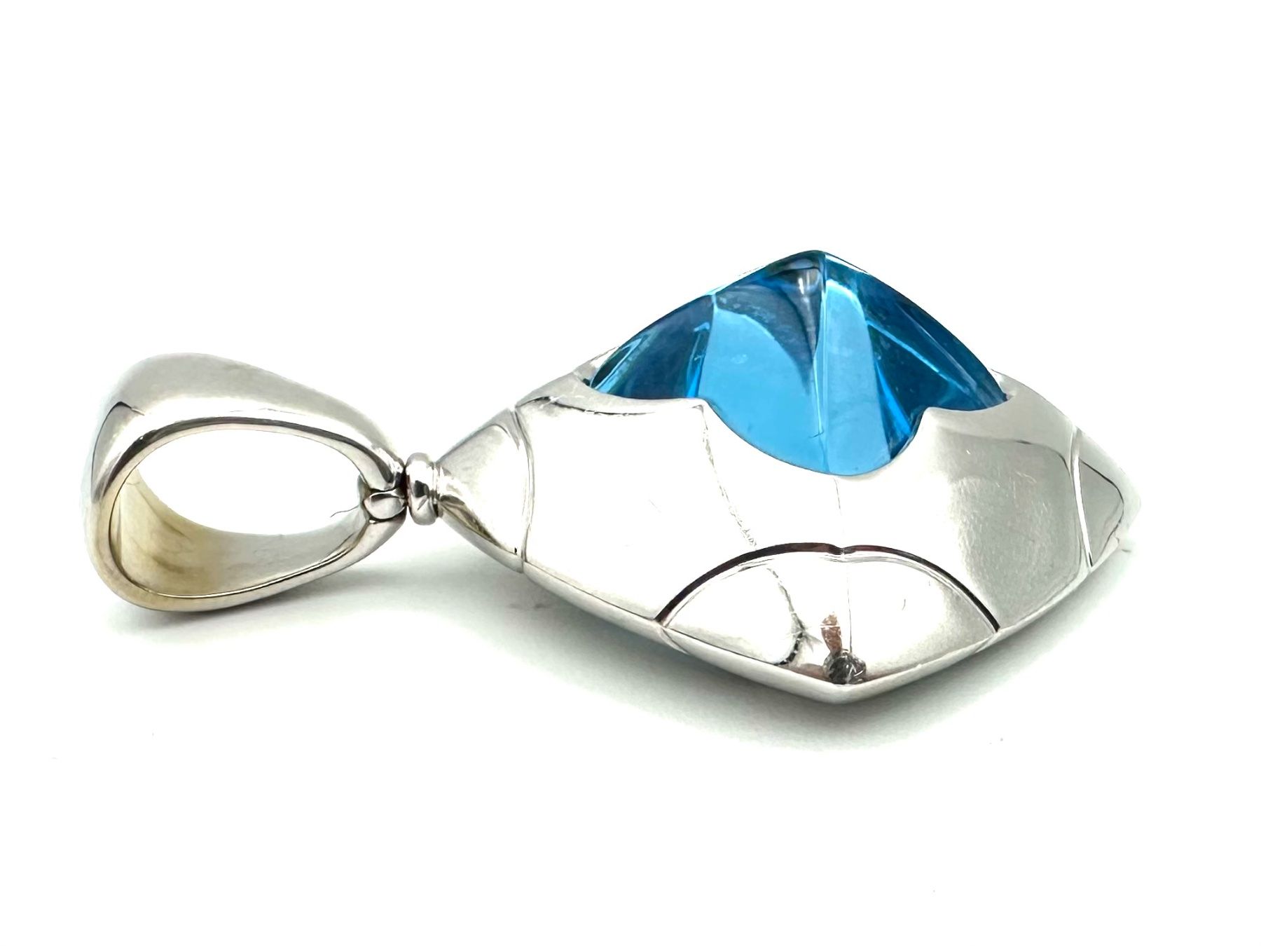 Bulgari Ciondoli: BVLGARI. Collection "Pyramide", pendentif or 18K et topaze – Usato da Renens VD venduto da Diademe.sarl 4