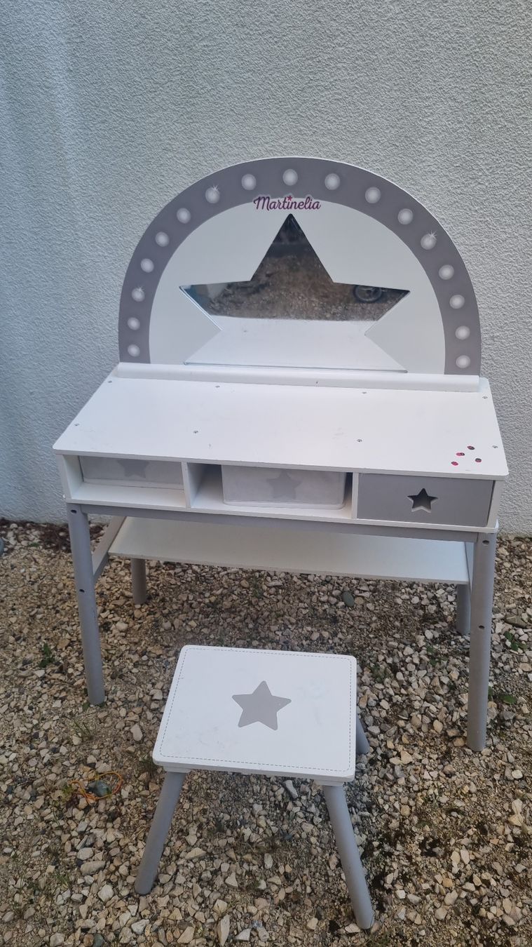 Tavoli da trucco: Kinder Schminktisch mit passendem Hocker – Usato da Zürich venduto da AleksandraS