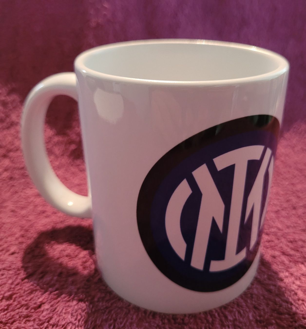 Tazze: Coole weisse Kaffeetasse Inter neu! – Nuovo e nell'imballaggio originale da Lupfig venduto da Angel17