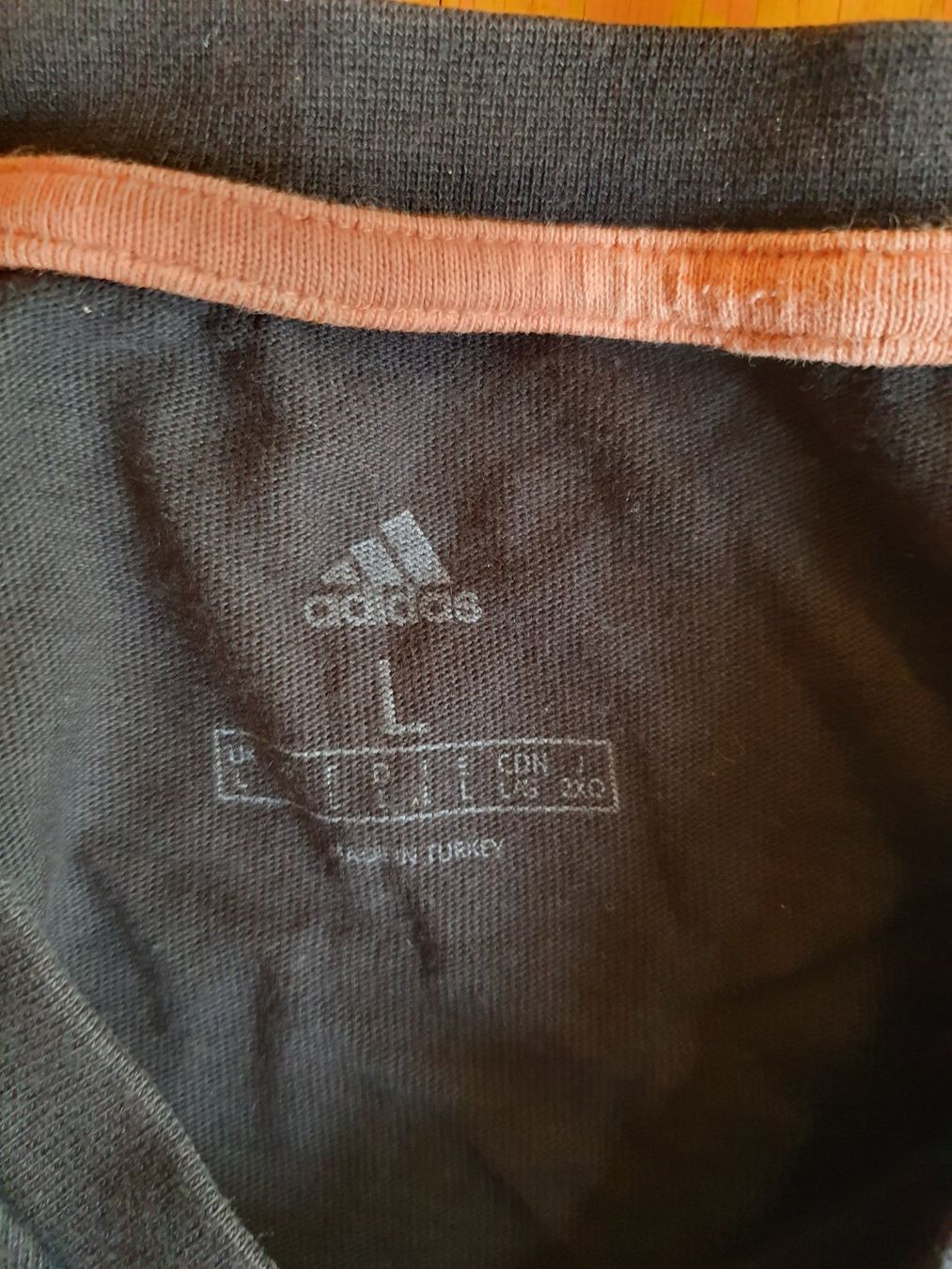 Camicette: Adidas T-Shirt grösse L – Usato da Zürich venduto da loosebone 1