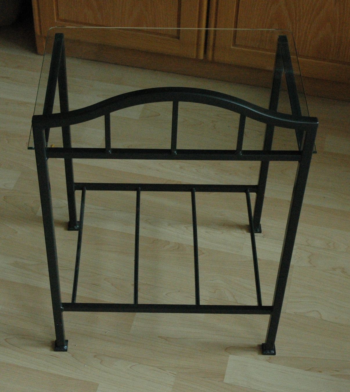 Tables: Beistelltisch Metall, Glas – D'occasion à Thun par Gitarre-1 1