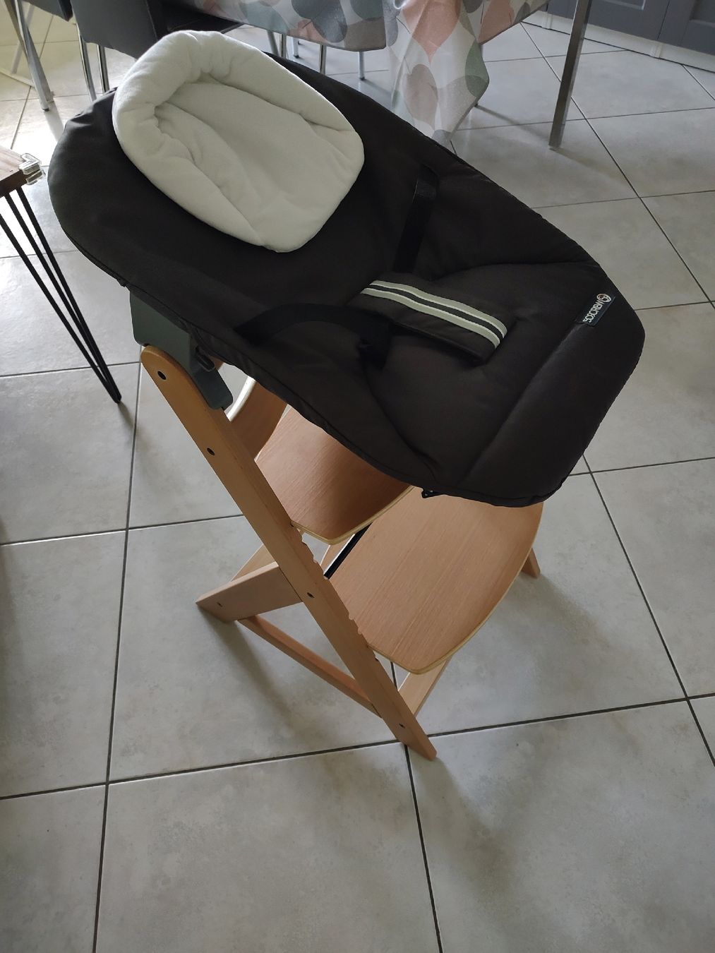 Seggioloni: Newborn insert for high chair  – Nuovo (secondo la descrizione) da Dietikon venduto da sar_vsq9 3