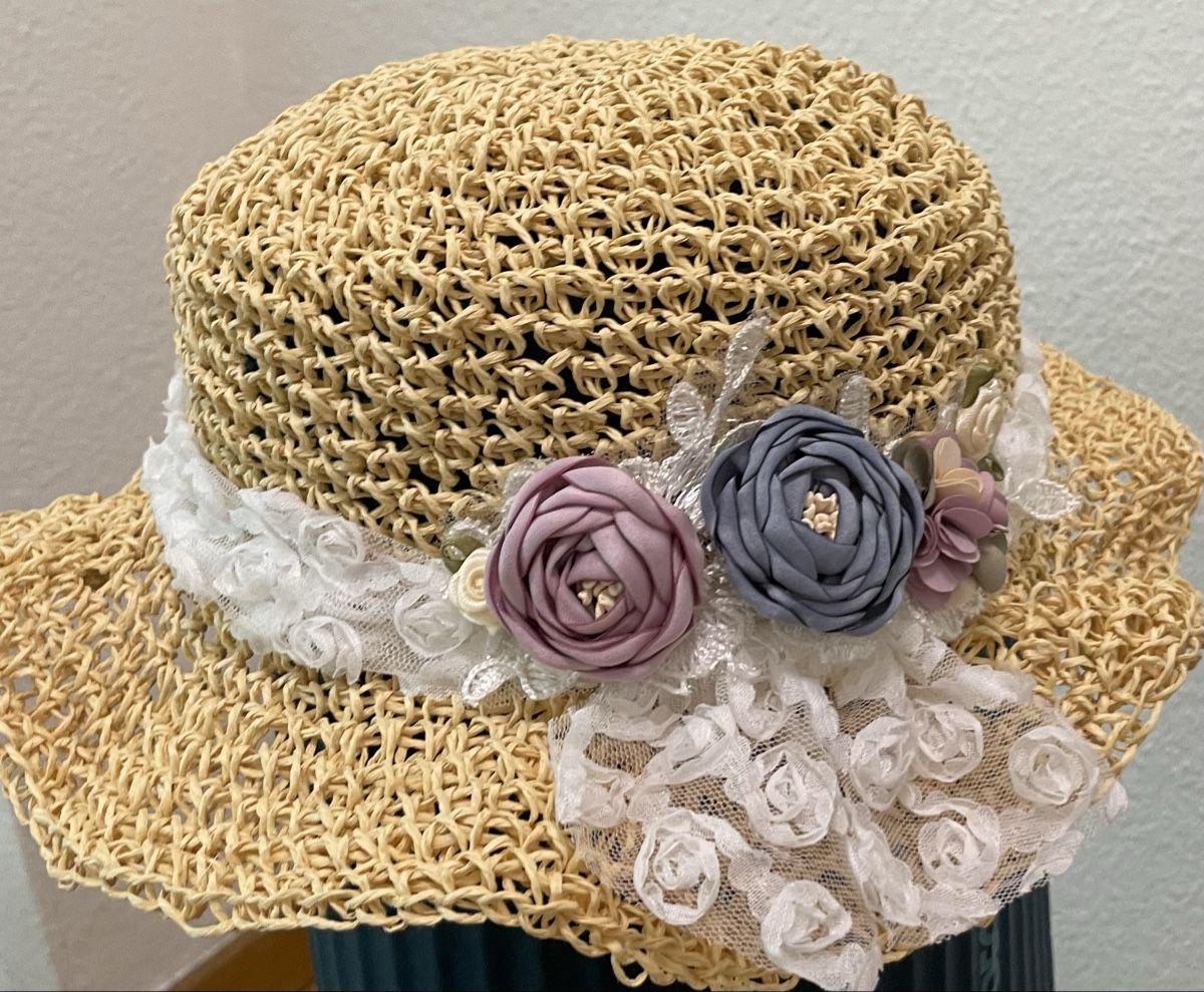 Copricapi, berretti & cappellini: Sommerlicher Strohhut mit Blumen - Neuwertig! – Nuovo e nell'imballaggio originale da Au ZH venduto da Jaggy4 1