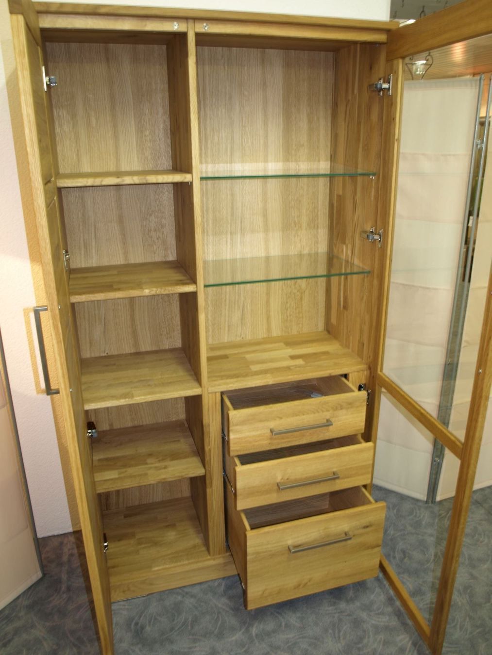 Vitrinen: Vitrine CASERA Asteiche massiv 100 cm – Neu (gemäss Beschreibung) aus Unterentfelden von moebelrufli 3