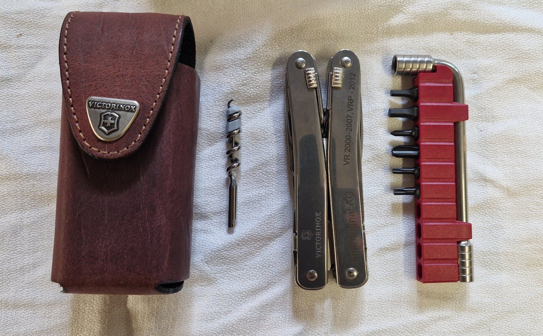 Victorinox Coltelli tascabile: VICTORINOX SWISS TOOL WITH WRENCH – Usato da Bilten venduto da Mic2022