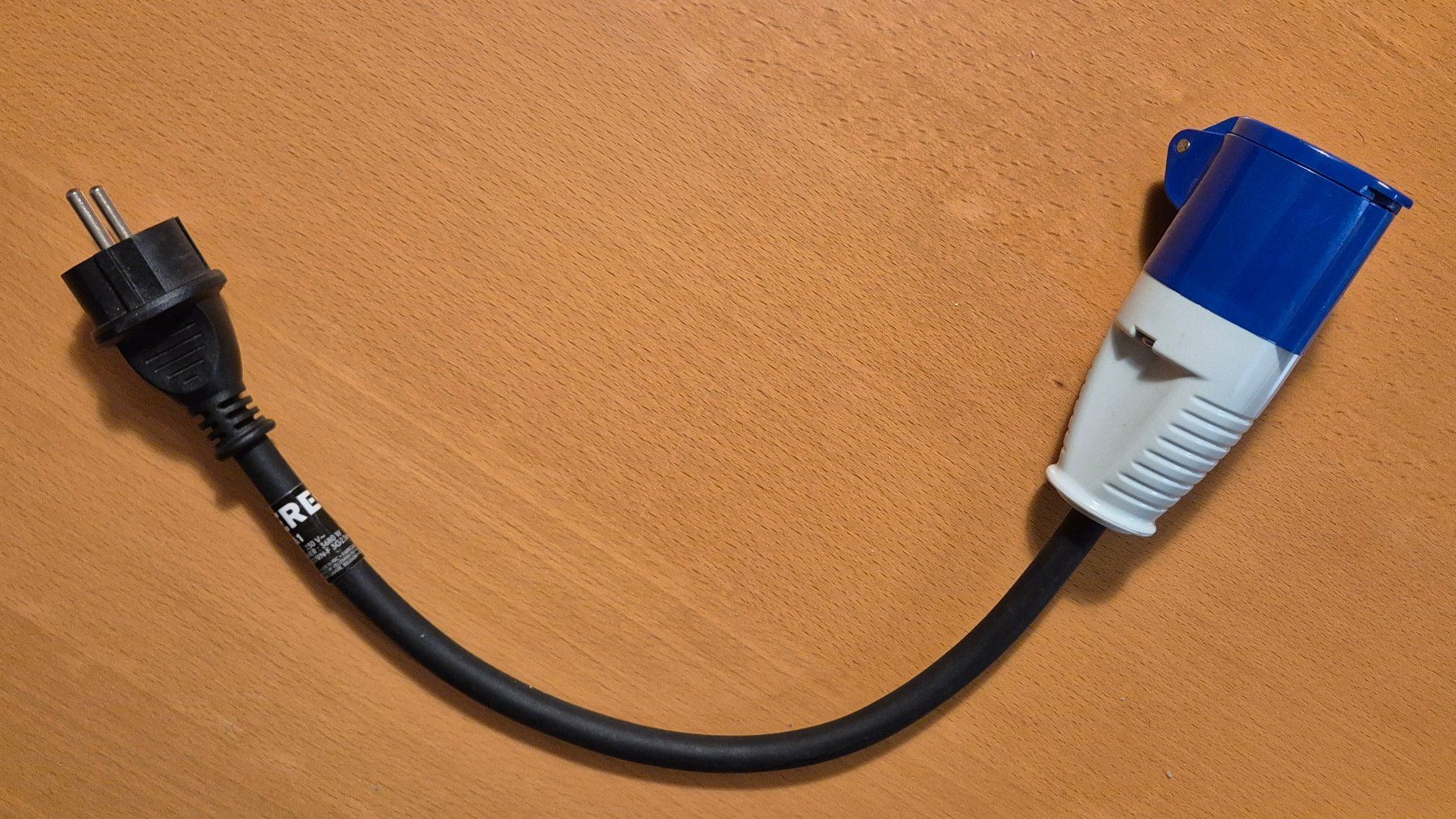 Laufwerke & Adapter: Adapter Schuko - CEE – Neu (gemäss Beschreibung) aus Schwerzenbach von Searay250