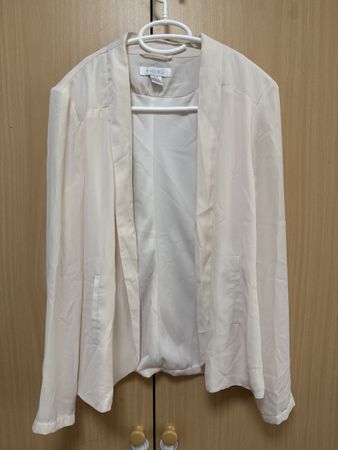 Amisu Blazer, Gr. 36, creme-weiss, Top Zustand