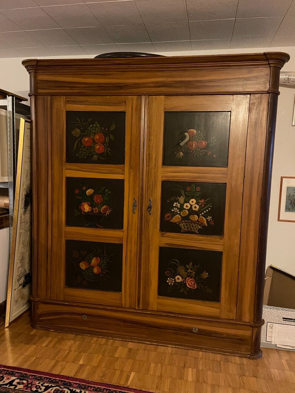 Armadi: alter Bauernschrank mit Bauernmalerei – Usato da Frenkendorf venduto da pivot02