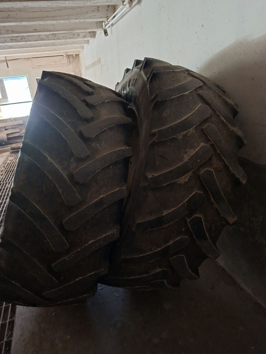 Continental Pneus & Kompletträder: Hinterradsatz Traktor 600/65 R38 – Gebraucht aus Ramlinsburg von Rabu4433 1