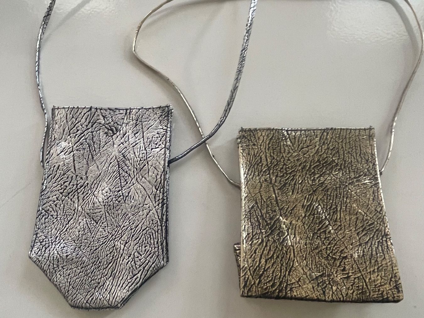 Borse da donna: 2 Tasche - Gold - Silver – Nuovo (secondo la descrizione) da Minusio venduto da Pink222