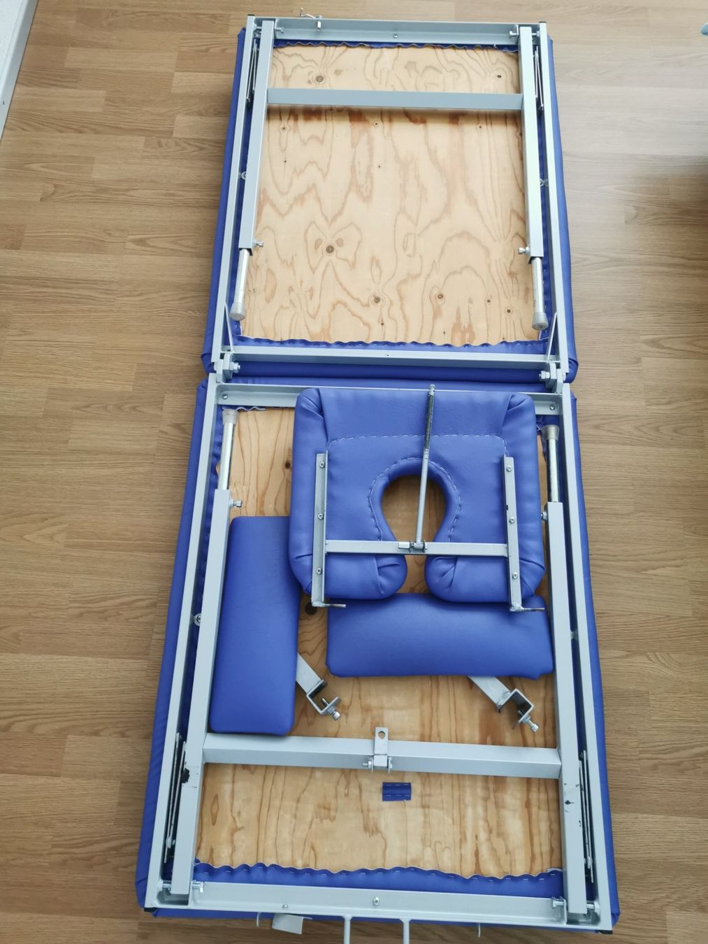 Sedie a sdraio: Massageliege (Kofferliege) – Usato da Schwarzenbach SG venduto da nirobo 1