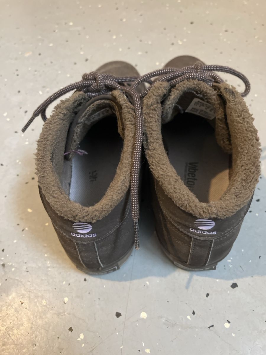 Adidas Scarpe da uomo: Braune Adidas Schuhe Grösse 40 – Usato da Wiggen venduto da Zauber_fee 1