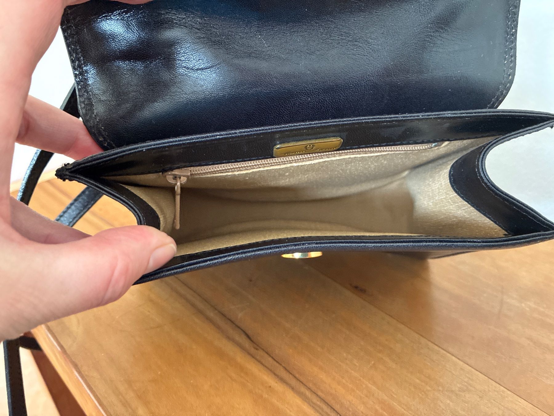Aigner Borse da donna: Kleine Handtasche von Aigner – Usato da Davos Platz venduto da nanigl 2