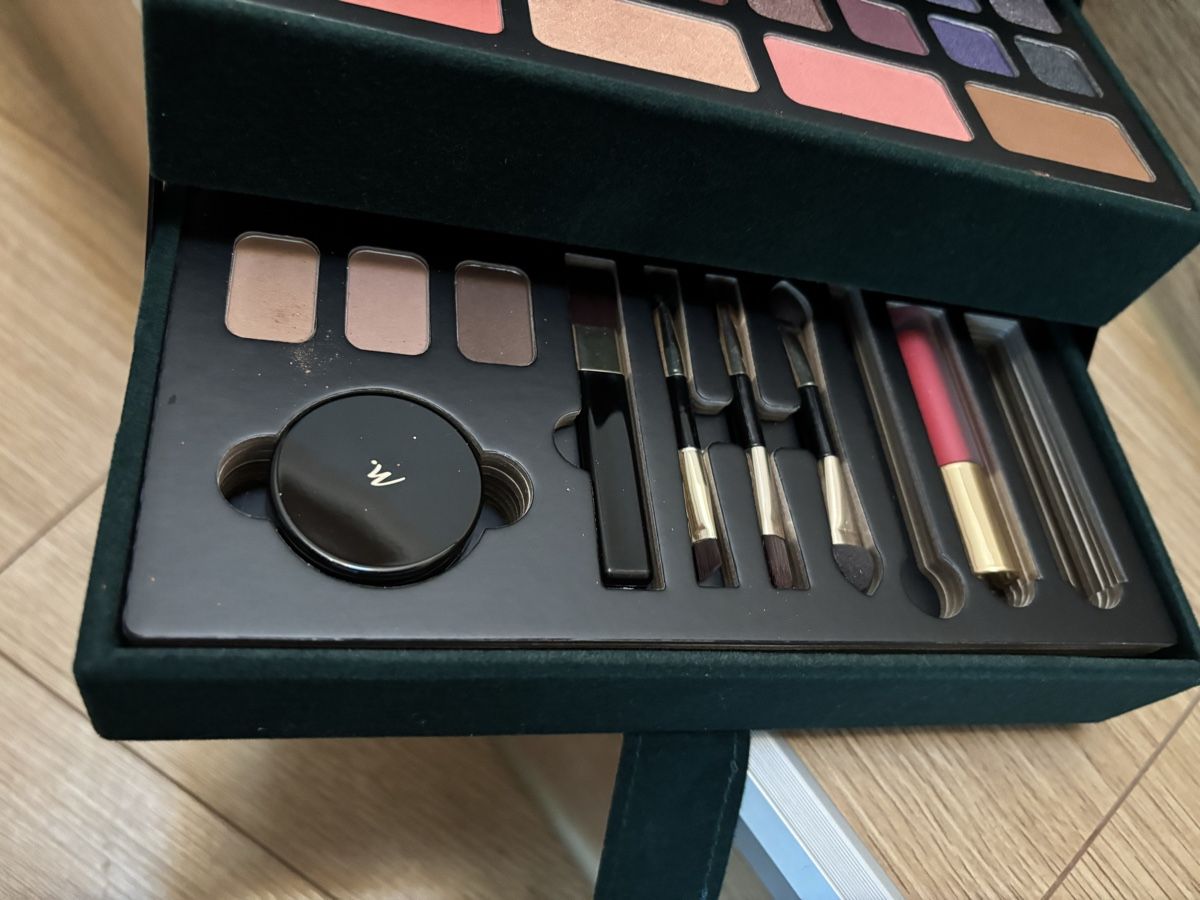 Make-up: Make-up Set Schminkkoffer mit Spiegel  – Neu (gemäss Beschreibung) aus Gerlafingen von man_gnw5 5