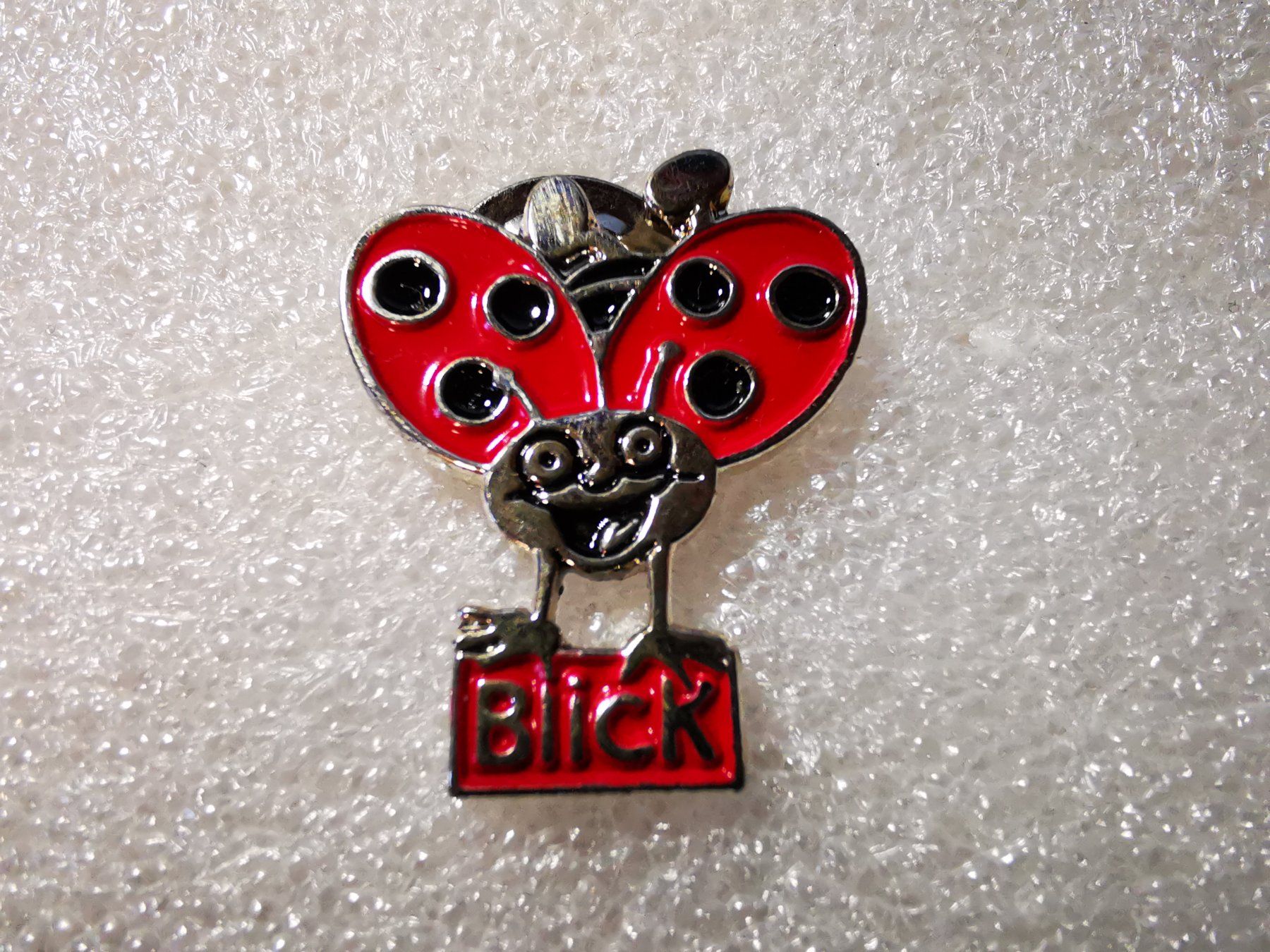 Placchette & Badge: Ansteckpin 1: Sonntagsblick – Usato da Oppligen venduto da Pin-Fall-Shop