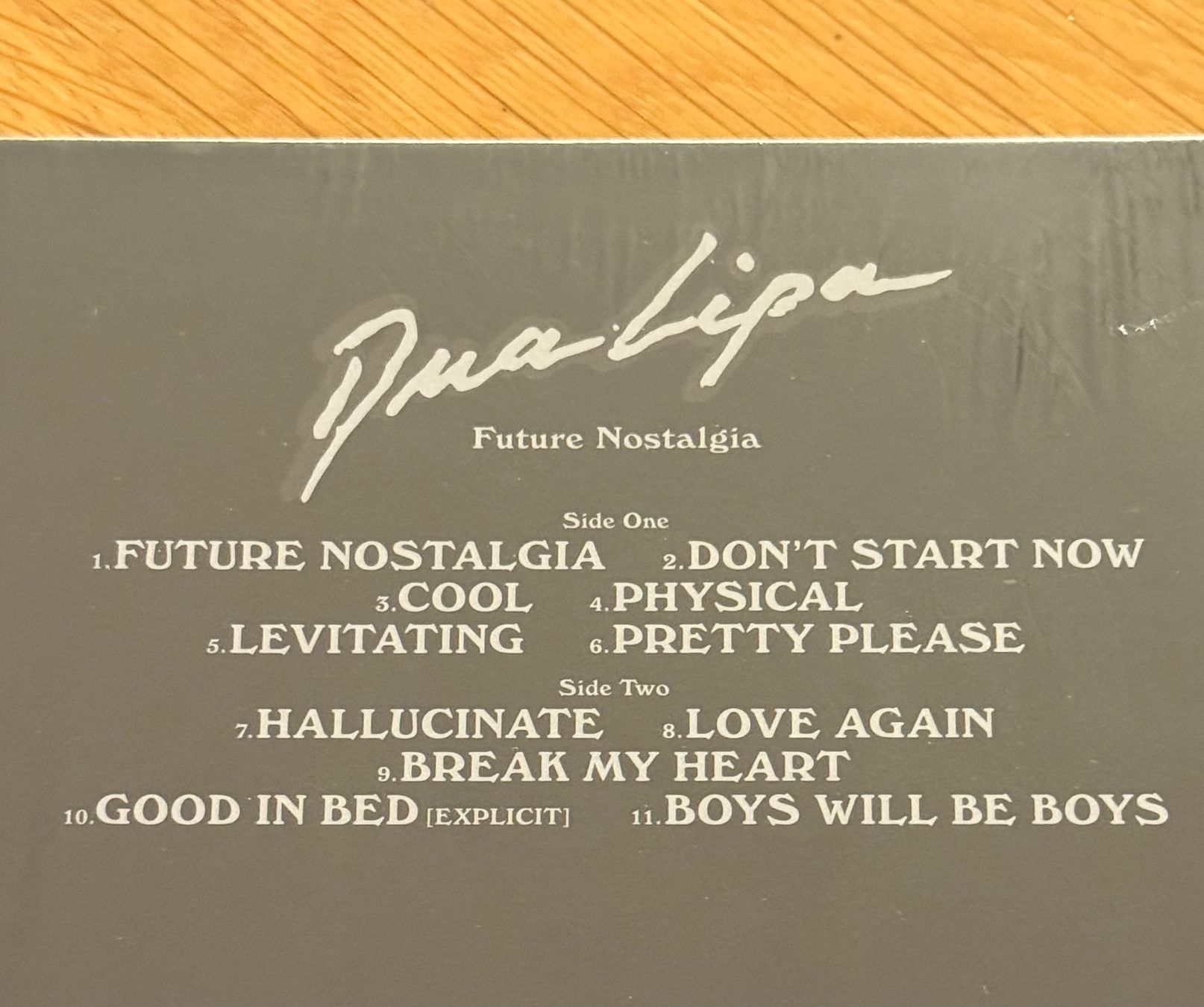 Dischi in vinile: Dua Lipa Future Nostalgia Neon Pink Vinyl LP – Nuovo (secondo la descrizione) da Basel venduto da Rouge. 3