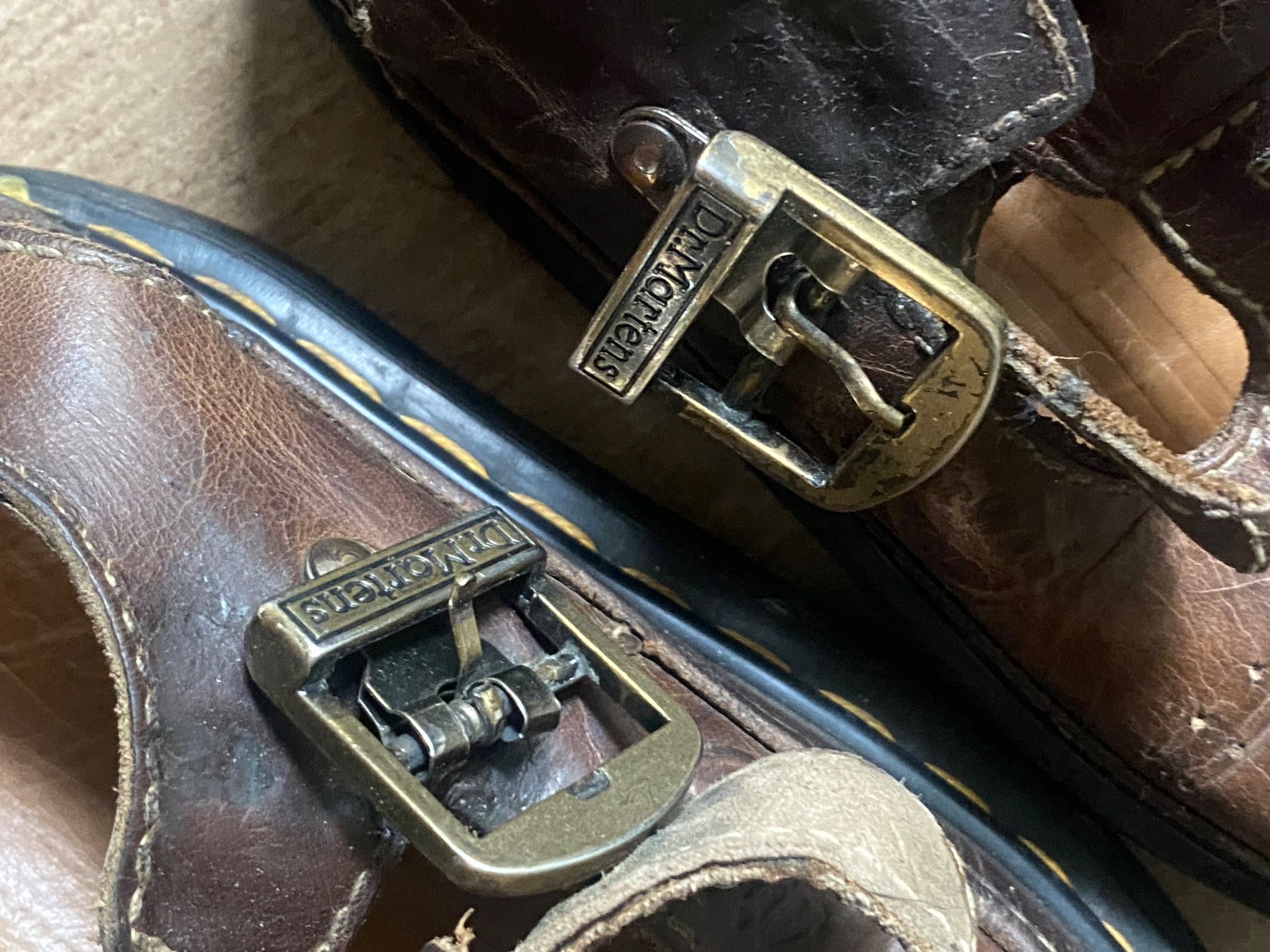 Dr. Martens Scarpe da donna: sandales Dr. Martens – Usato da Fribourg venduto da cat_prf9 6