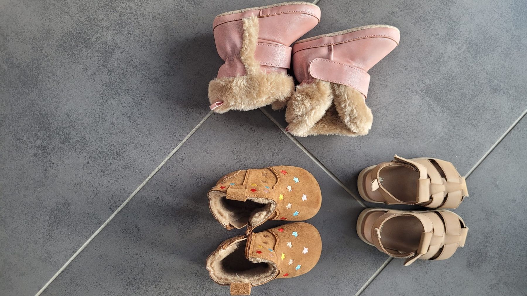 Scarpe per ragazzi: Chaussures bébé – Usato da Collombey venduto da Ollyworks