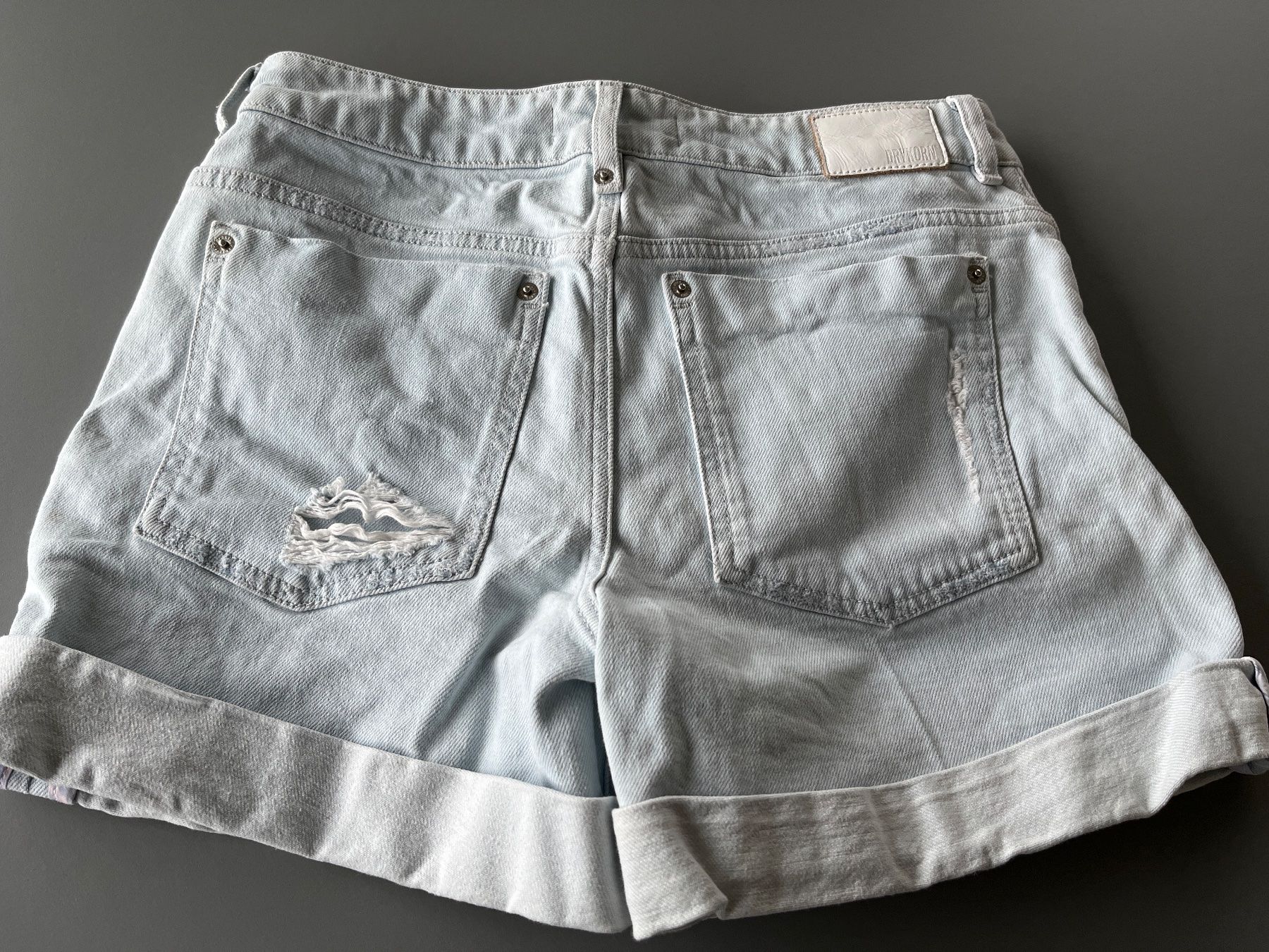 Drykorn Pantaloni: Drykorn Shorts 27 – Usato da Rossrüti venduto da Piccola7 2
