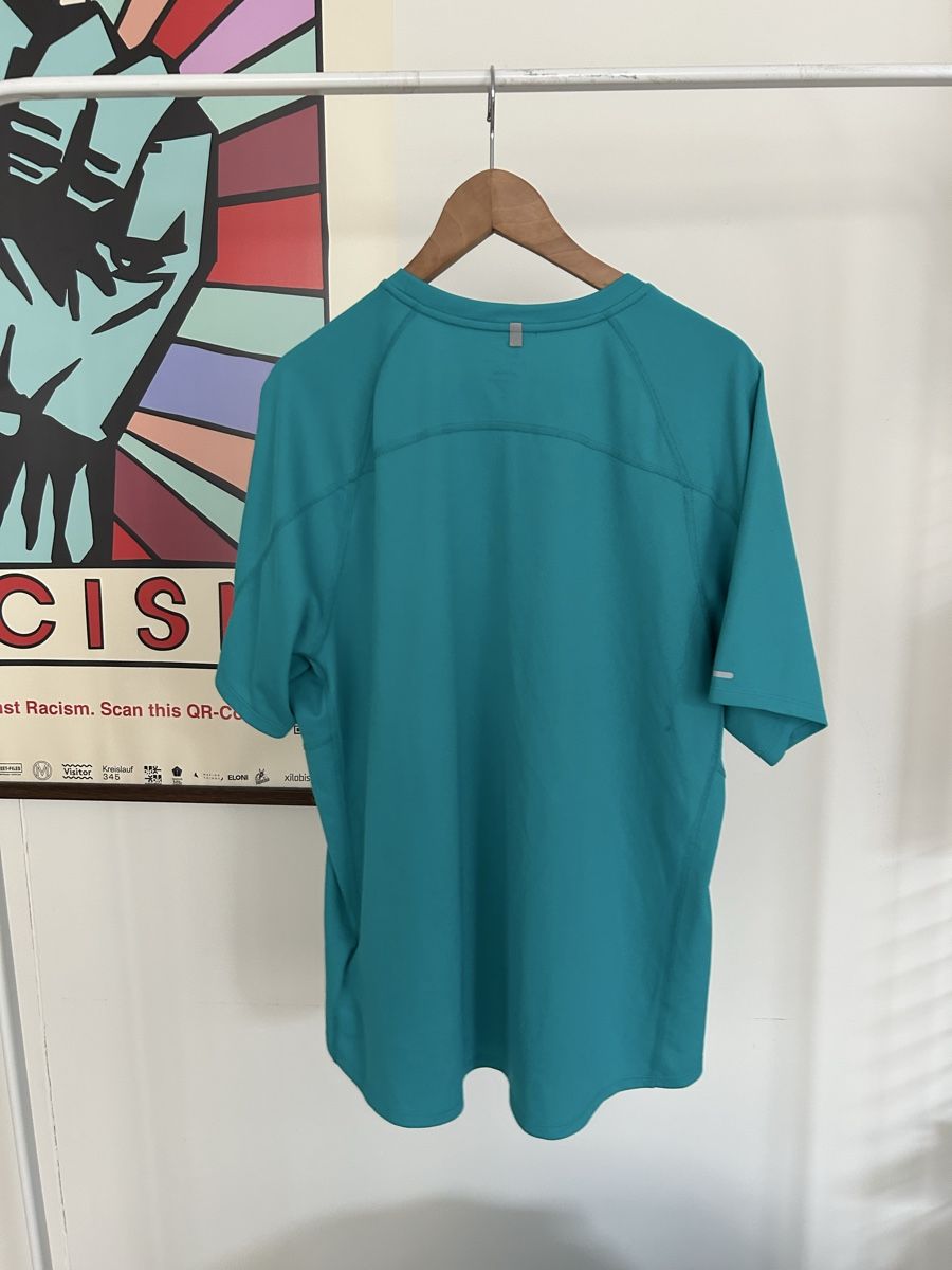 Nike T-shirts: Men’s Nike Running tshirt XL – D'occasion à Zürich par fan_z5fl 3