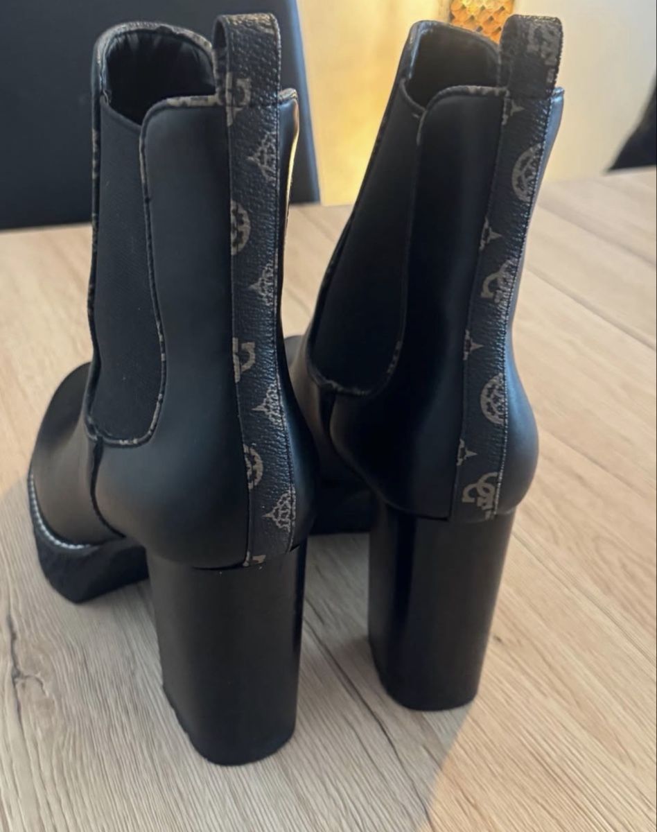 Guess Damenschuhe: GUESS Chelsea Boots – Neu (gemäss Beschreibung) aus Safnern von ann_sjp5 3