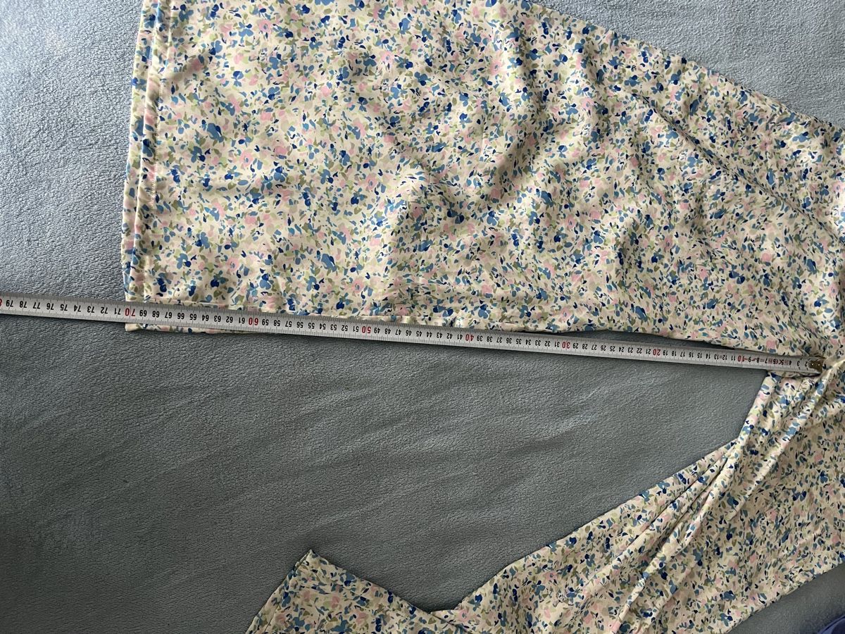 Lots de vêtements: Zweiteiler Blumenmuster  – Neuf (Voir description) à Olten par sae_82z2 2