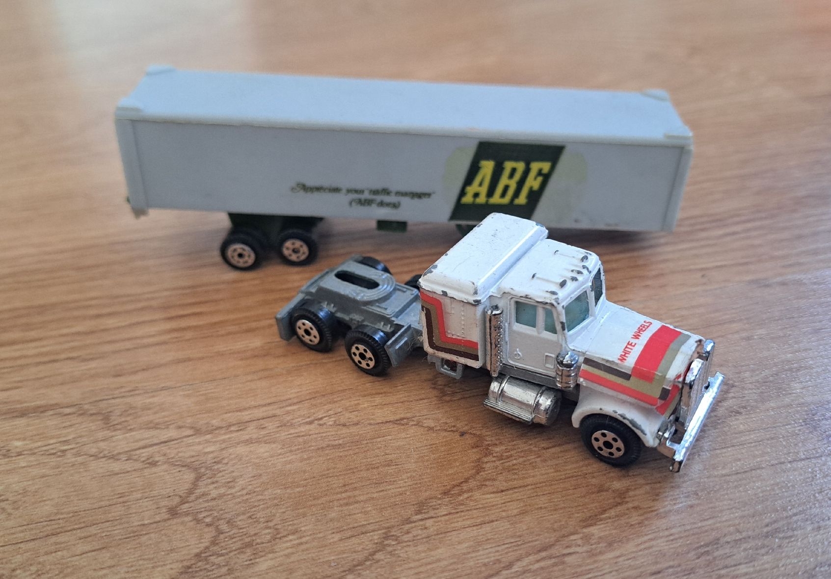 Kit di modellismo & Modellini statici: Camion Yatming Kenworth 1:100 – Usato da St-Imier venduto da supernova21 3