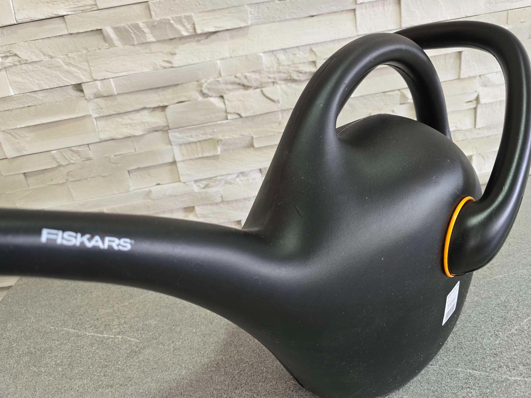 Bewässern & Giessen: Fiskars Gießkanne 10 Liter Kunststoff Gartengießer 2 Griffe – Neu (gemäss Beschreibung) aus Baar von  3