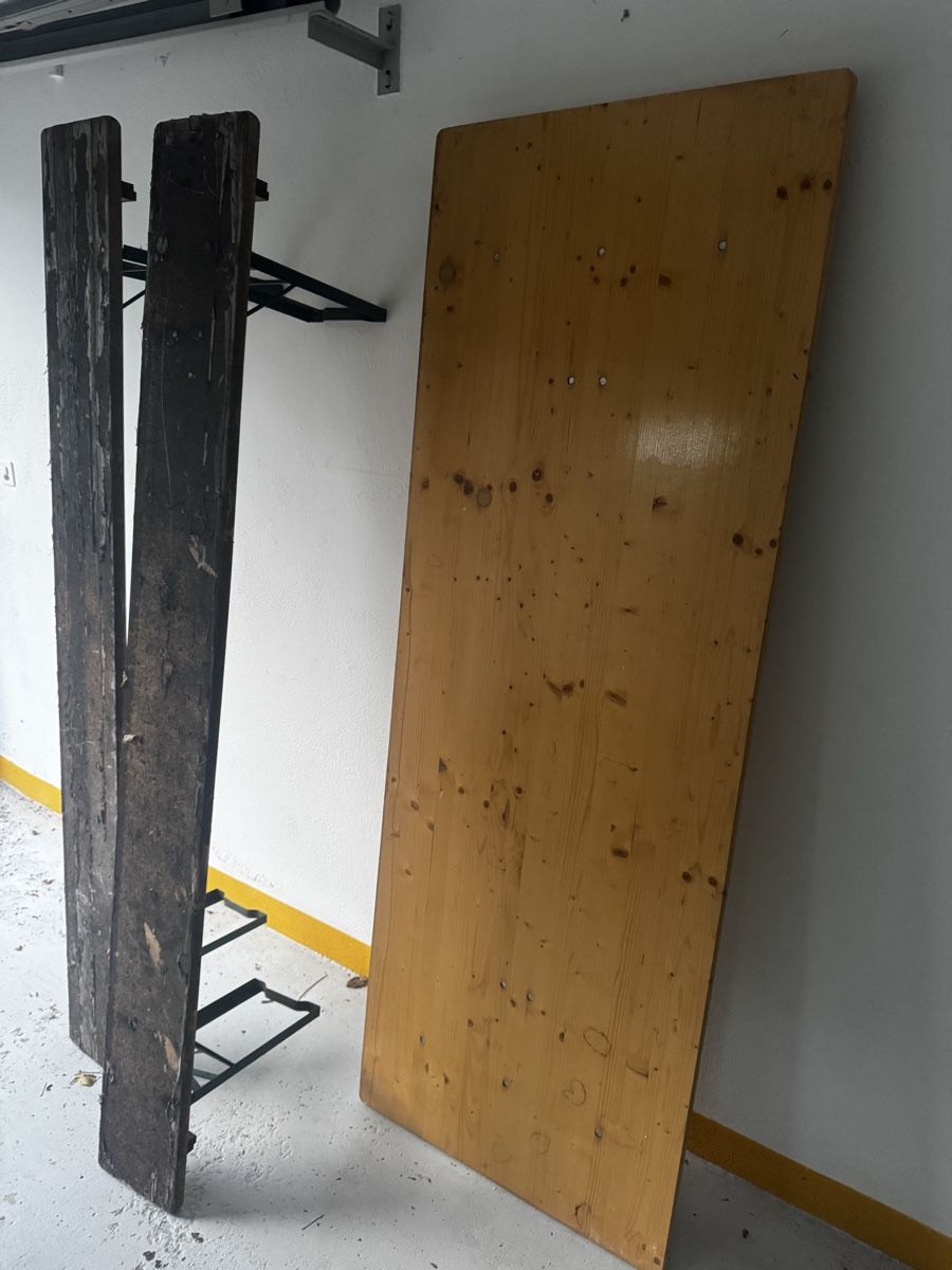 Bänke: Festbank Garnitur – Gebraucht aus Zürich von Leined