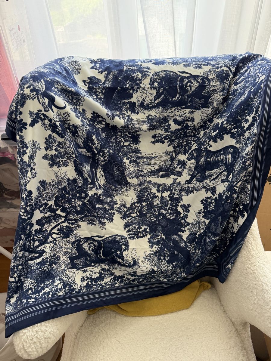 Foulard & Sciarpe: Elegantes Foulard – Nuovo (secondo la descrizione) da Zollikerberg venduto da Diamond_86