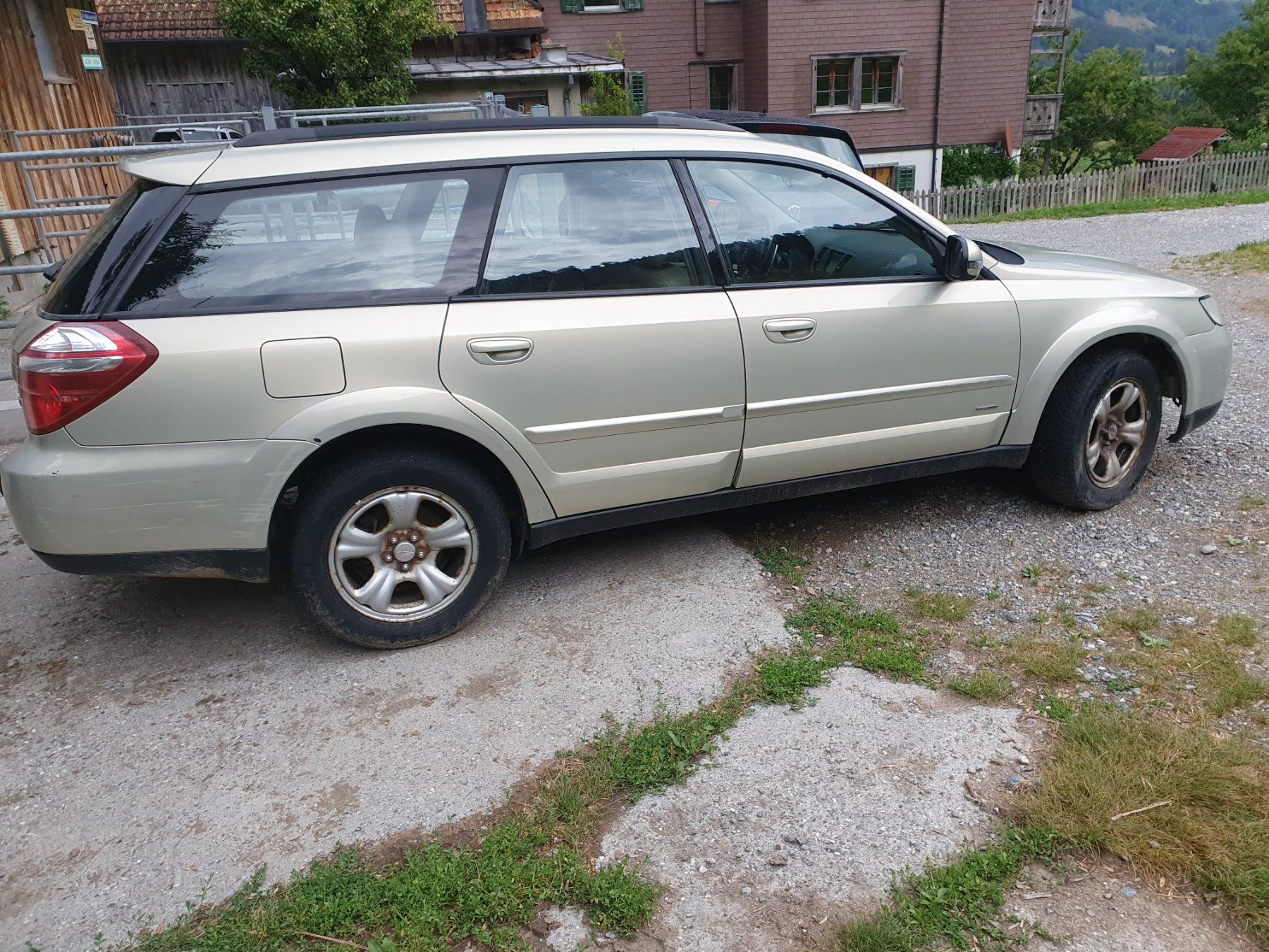Subaru Automobili: Subaru Outback 3.0 – Usato da Grüsch venduto da aconze