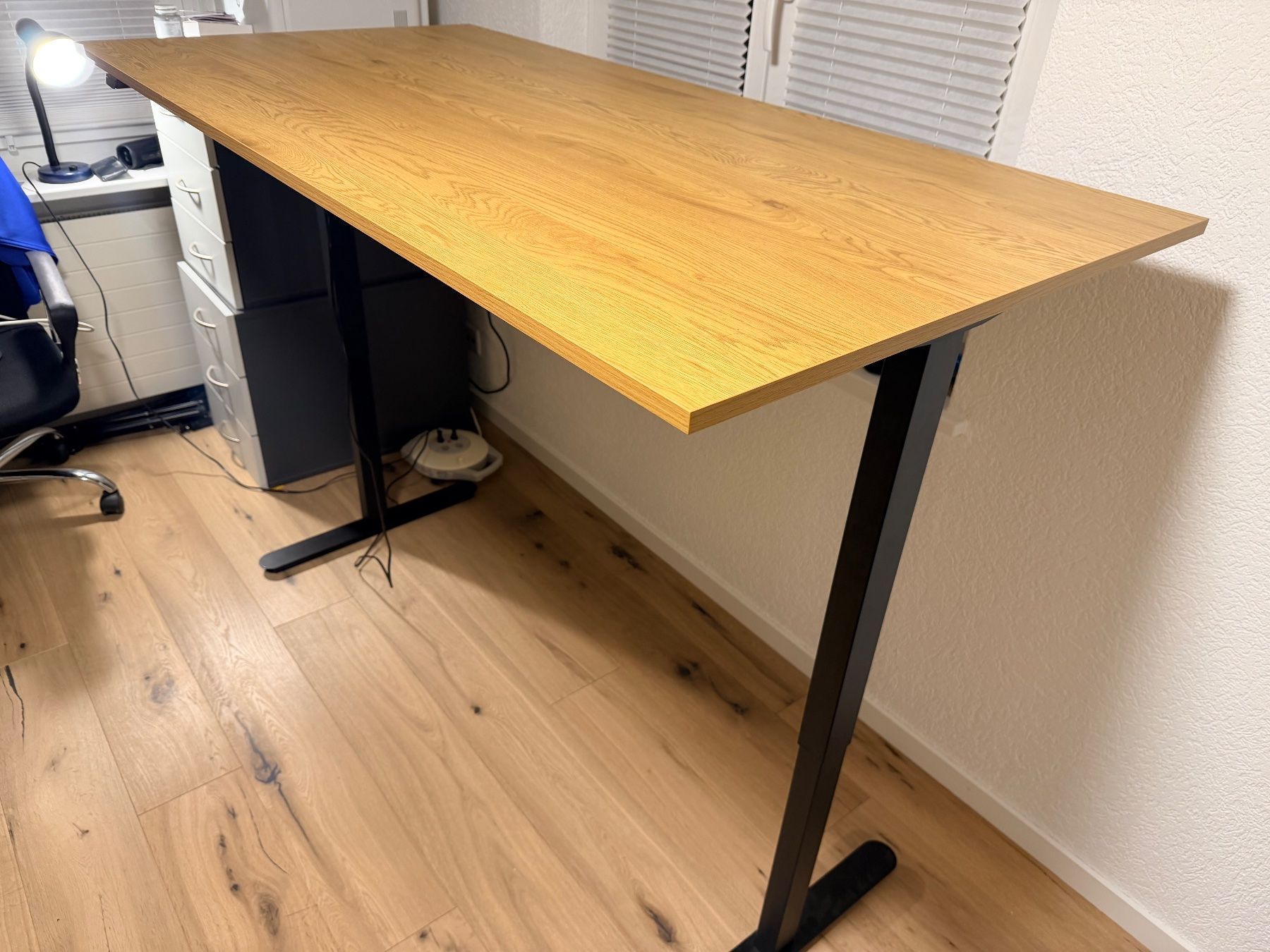 Jysk Scrivanie: Adjustable Standing Desk - Oak Wood - Perfect Condition – Usato da Amriswil venduto da alv_9q2c 4