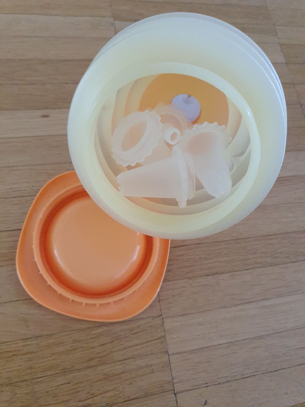Tupperware Küchengeräte: Flotte Biene Tupperware Spritzbeutel-Set, neuwertig – Gebraucht aus Laufenburg von megane1959 1