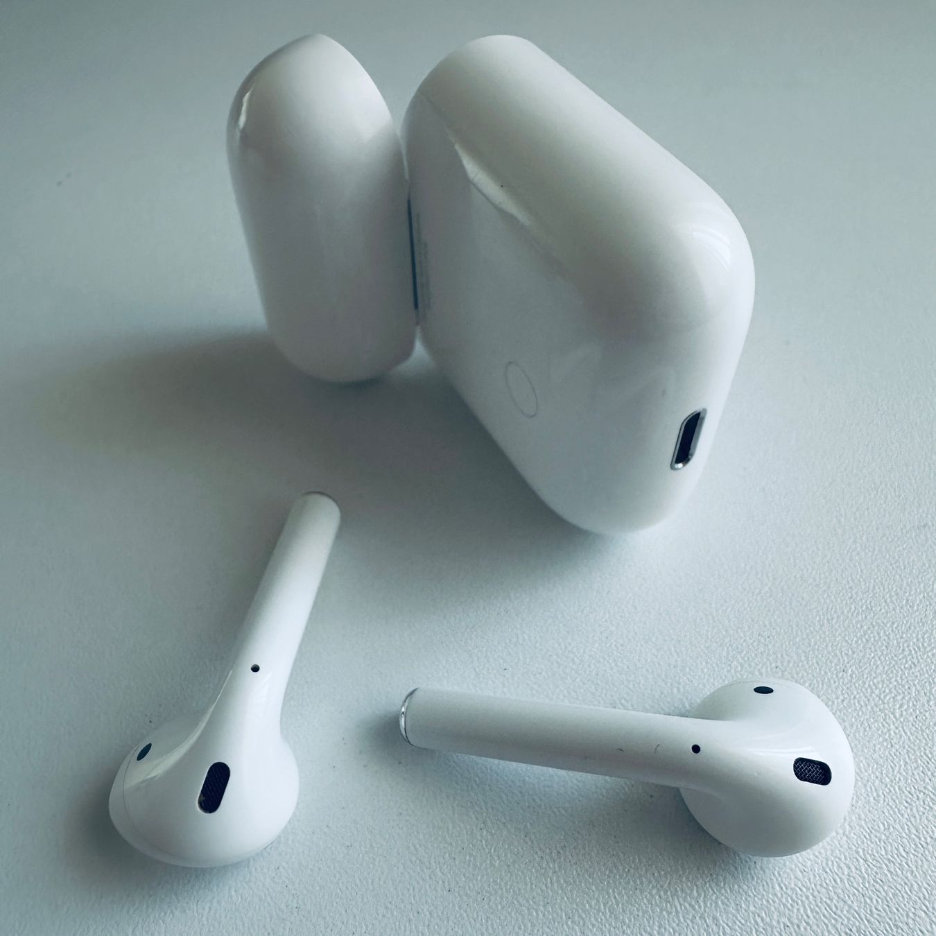 Apple Cuffie: Original Apple AirPods 2 Kopfhörer Wireless Lightning Kabel – Usato da Basel venduto da MY.AIRPODS.SHOP 1