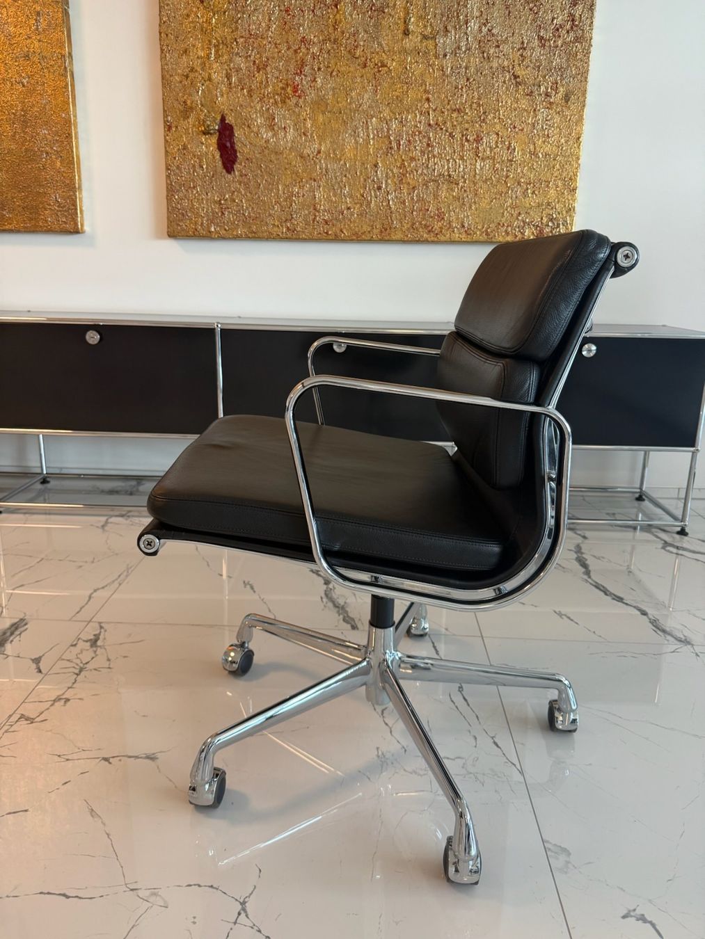 Vitra Sedie: Vitra EA 207 mit Rollen Leder Schwarz – Usato da Oberrieden venduto da Chelios7 2