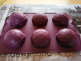 Tupper Silikonbackform Fussball klein für Bälle 7 cm /