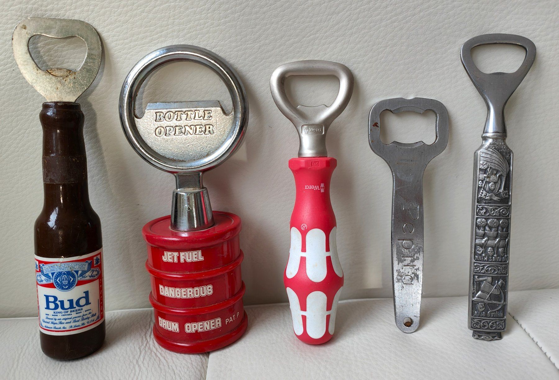 Apribottiglie & Tappi per chiusura: Flaschenöffner / vintage / 5 Stk. – Usato da Lachen SZ venduto da PizBuin35 2
