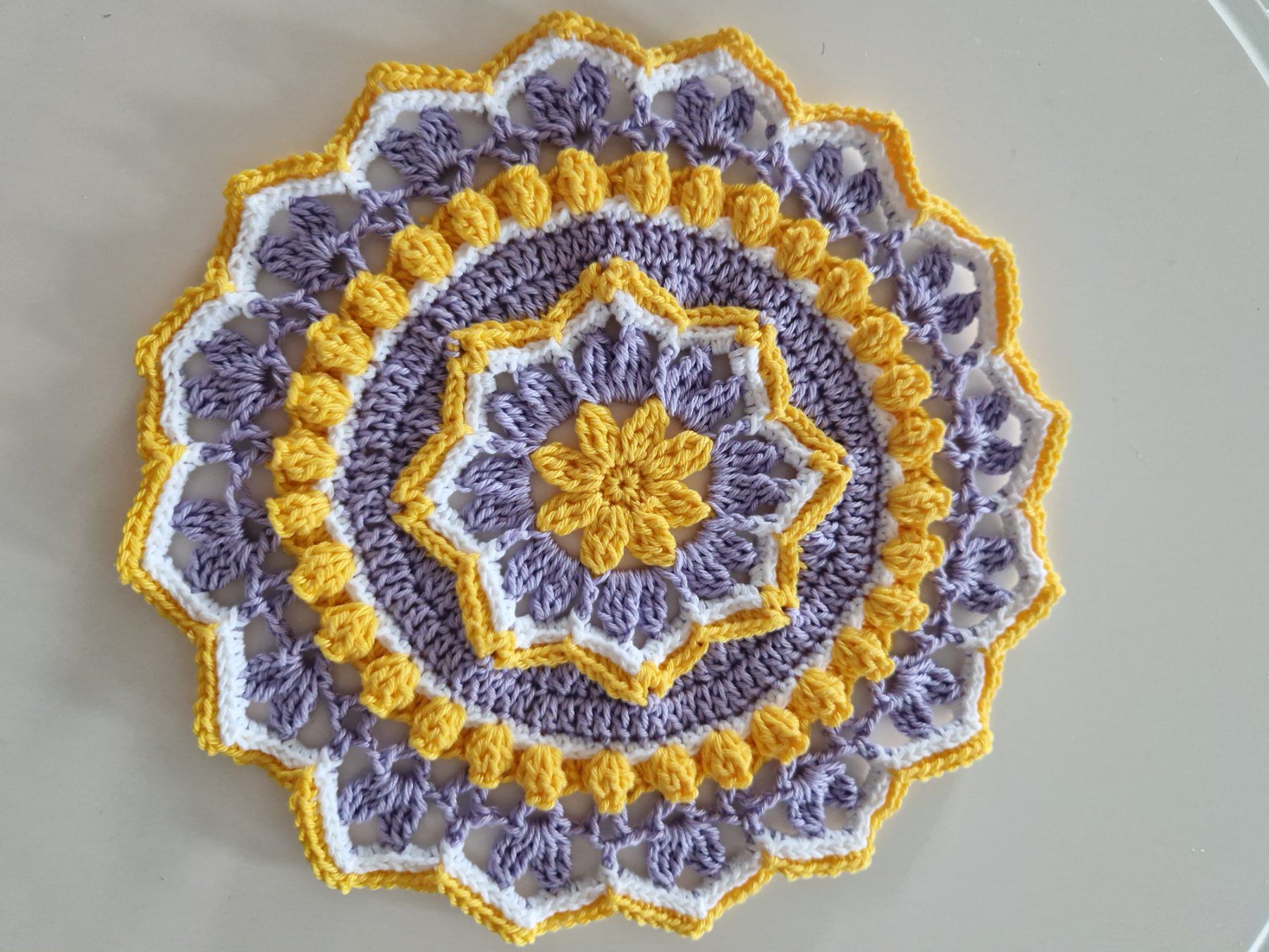 Alle Dekorationen: Mandala Untersetzer Doily gehäkelt handgemacht Deko – Neu (gemäss Beschreibung) aus Neuhausen am Rheinfall von Alchimista