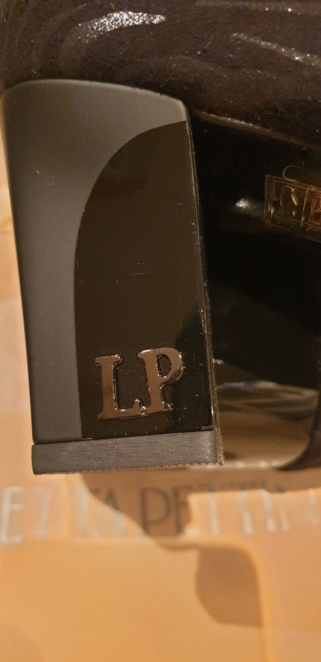 Damenschuhe: Neue Stiefeletten Loretta Pettinari Gr.37 – Neu und originalverpackt aus Wettswil von the_jr6l 1