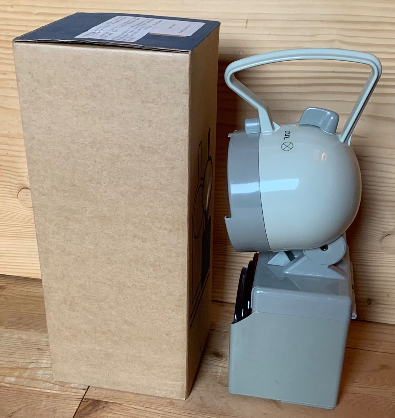 Schweizer Armee Lampen: Handlampe der CH Armee in Originalverpackung – Neu (gemäss Beschreibung) aus Goldingen von Bergler012 1