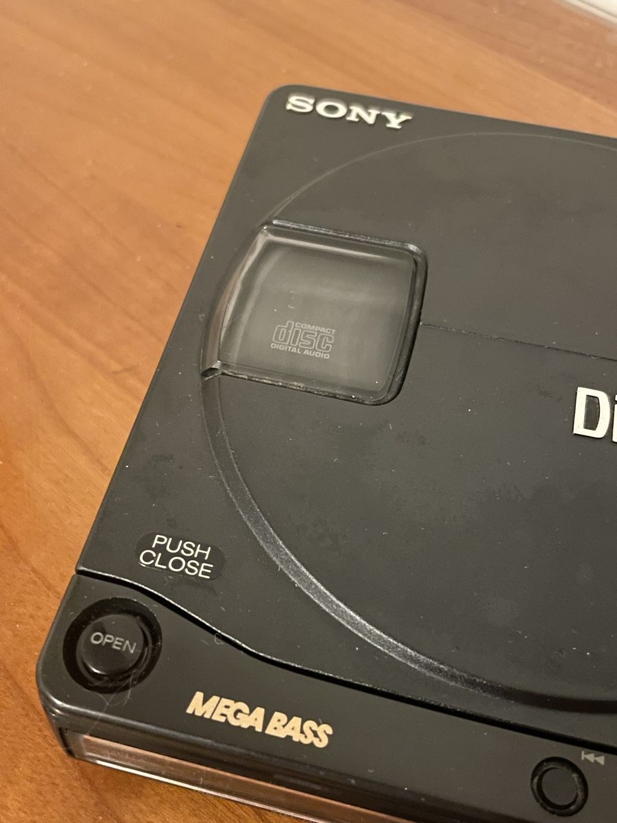 Sony Lecteur media portable: Sony D-99 Discman – Défectueux à Zürich par semi16 2