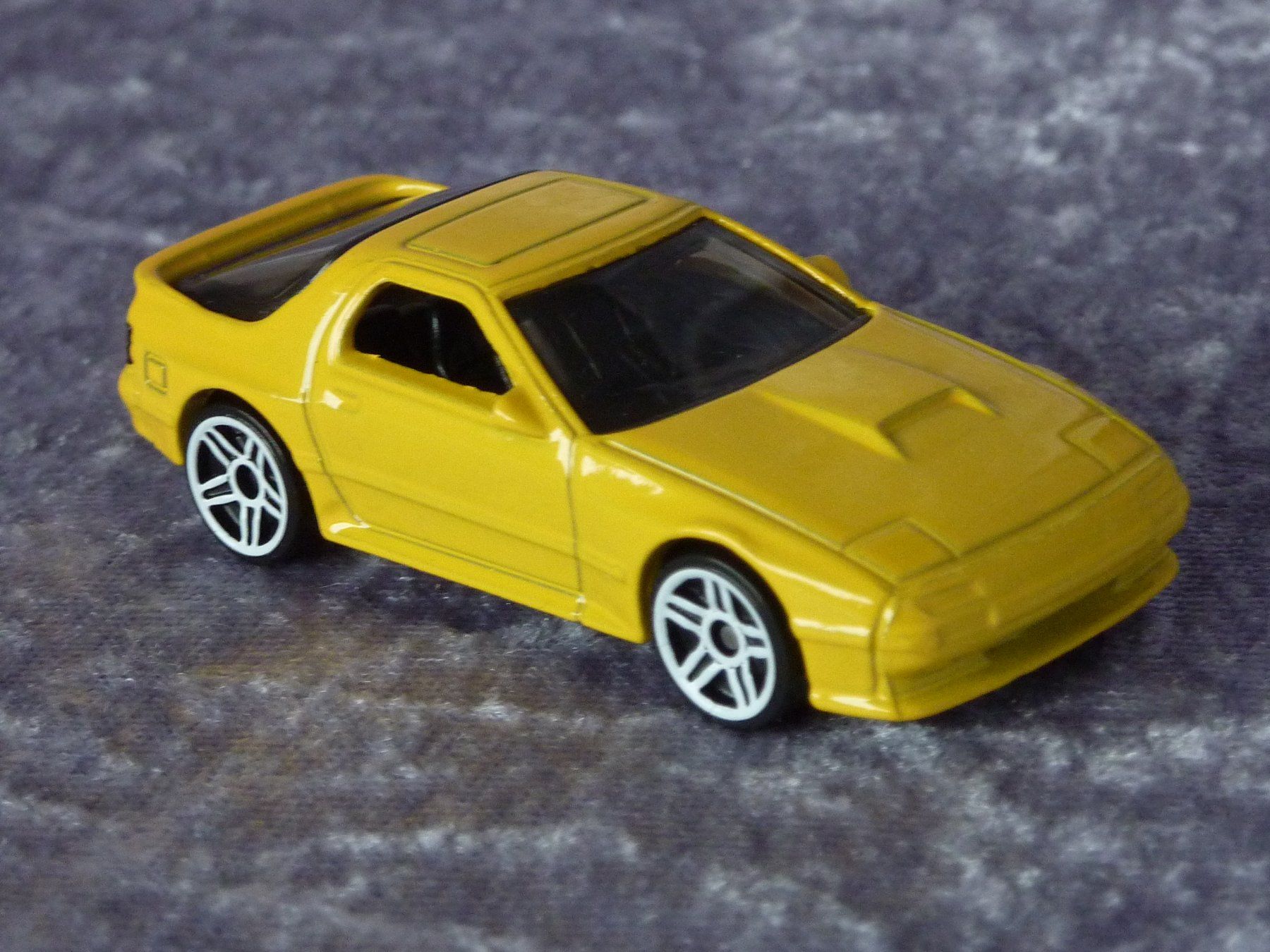 Hot Wheels Modellini d'auto: Mazda RX7 1:64 – Usato da Dürrenäsch venduto da Cobra1ch 2