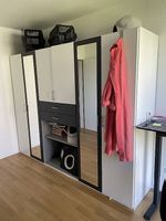 Grosszügiger Kleiderschrank