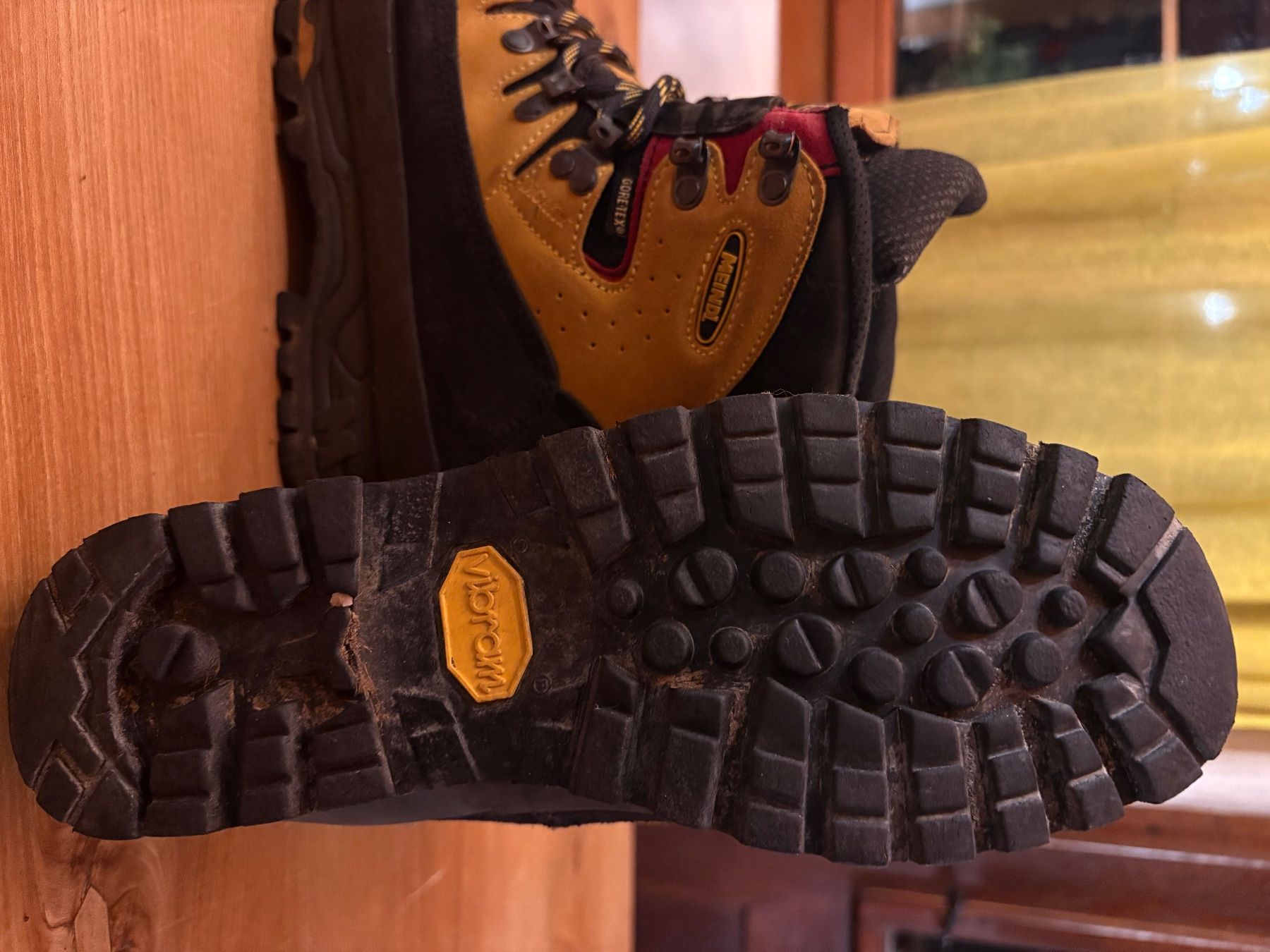 Meindl Scarpe da donna: Meindl Air active Wanderschuhe Gr.40 – Usato da TSchugg venduto da Moonshine_Vancouver 4