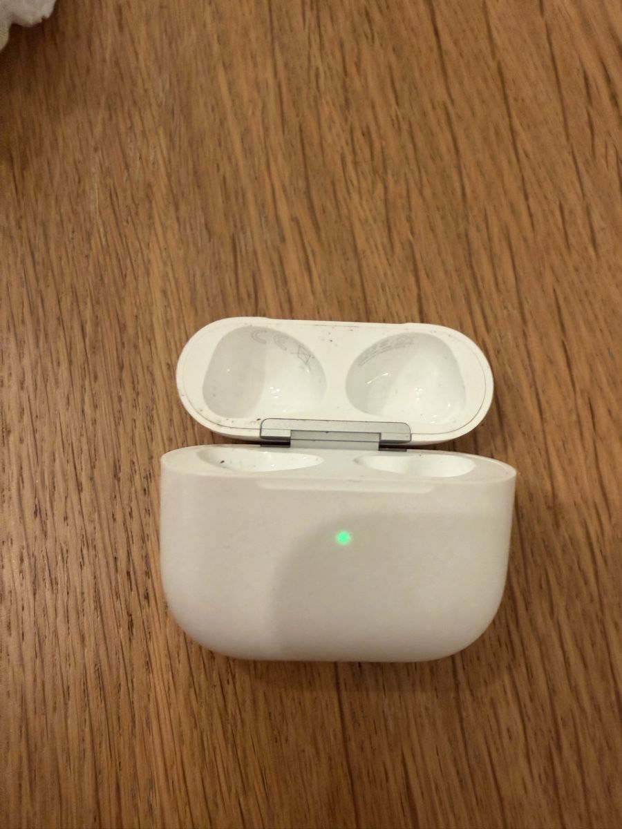Apple Cuffie: Apple Airpots 3.Gen Case – Nuovo (secondo la descrizione) da Zürich venduto da Dar_bgc8