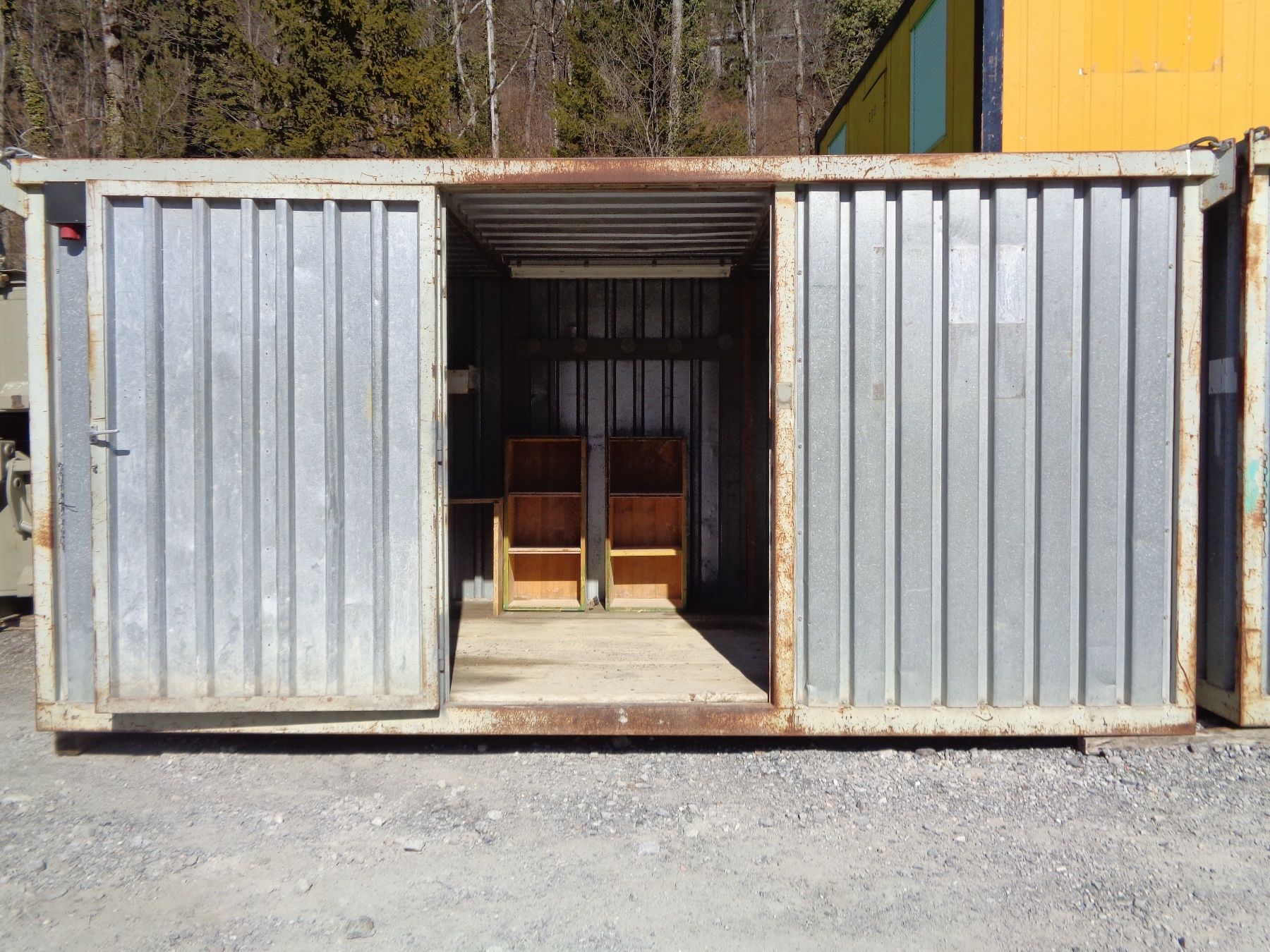 Baucontainer: Werkzeug-/Materialcontainer 4.65 m – Defekt aus Alpnach Dorf von vieuxhenri 6